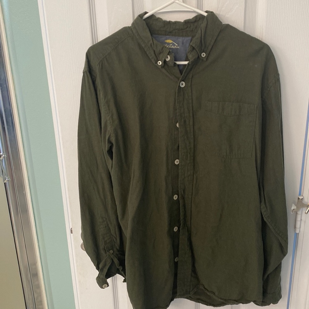 Bob Timberlake men’s button down. Size medium. Gently used.